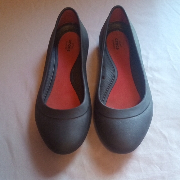CROCS Shoes - CROCS Women's Black Flats Size 9